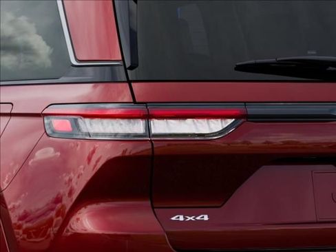 New 2026 Jeep Grand Cherokee Limited AWD/4WD image 9