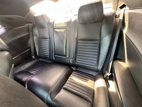 Used 2011 Dodge Challenger RWD image 14