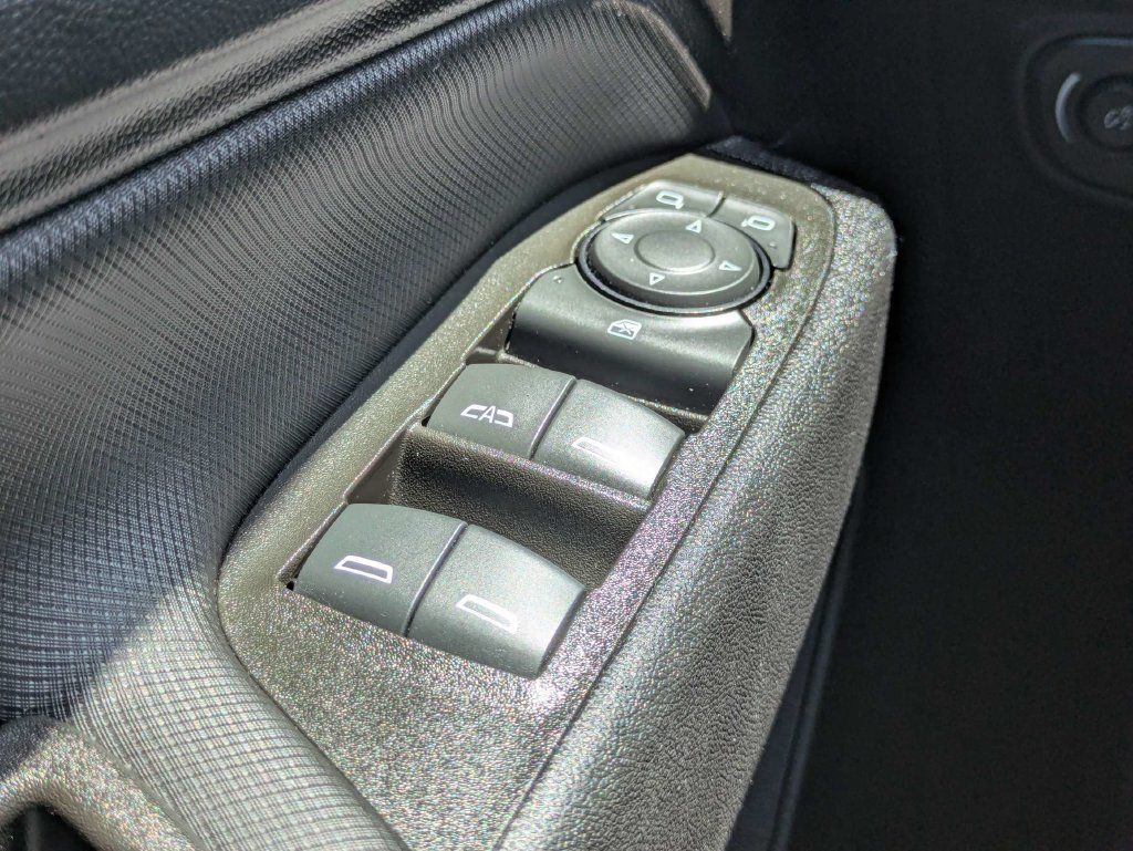 Used 2024 Chevrolet Equinox RS FWD image 25