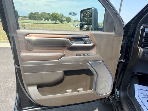 Used 2025 GMC Sierra 2500 Denali w/ Denali Reserve Package AWD/4WD image 10