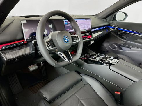 New 2026 BMW 550e xDrive 550e xDrive image 9