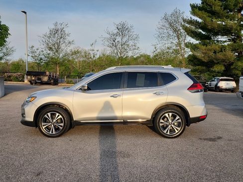 Used 2017 Nissan Rogue SL w/ SL Premium Package image 4