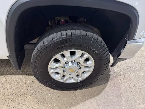 Used 2023 Chevrolet Silverado 2500 LT AWD/4WD image 29