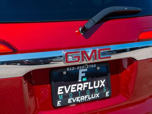 Used 2019 GMC Acadia SLT w/ LPO, Cargo Package FWD image 16