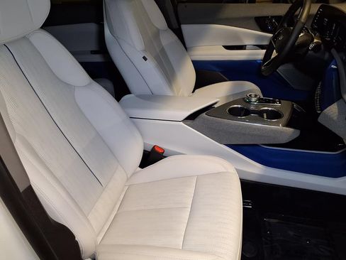 Certified 2025 Cadillac Optiq Luxury 2 w/ LPO, Floor Liner Package AWD/4WD image 22