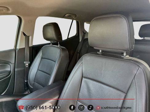 Used 2022 GMC Terrain SLT w/ Infotainment Package II FWD image 14
