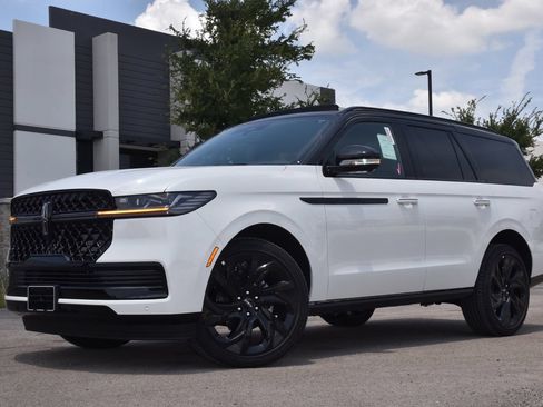New 2027 Lincoln Navigator Black Label AWD/4WD image 1
