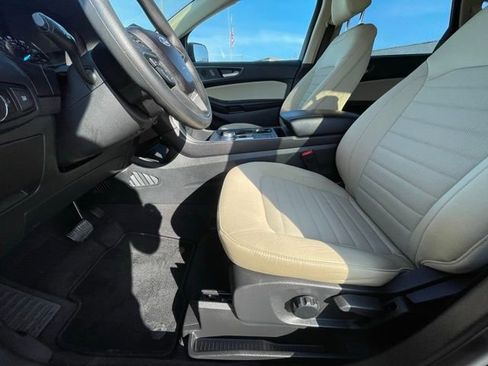 Used 2024 Ford Edge SE image 18