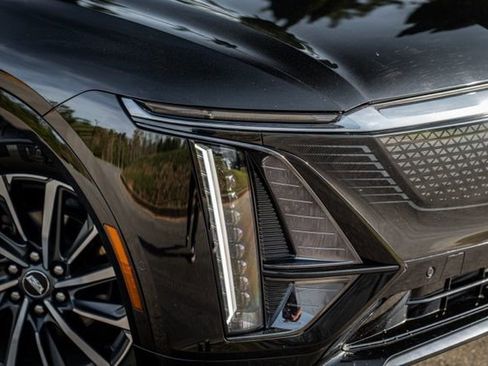 Used 2024 Cadillac Lyriq Tech image 8