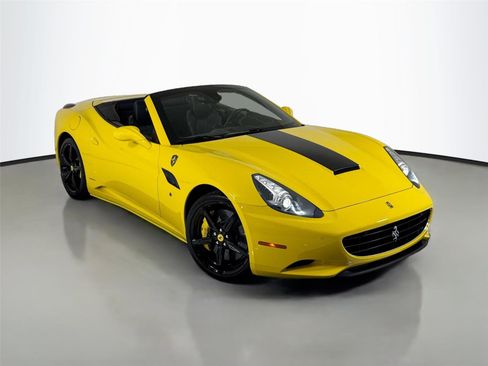 Used 2014 Ferrari California image 34
