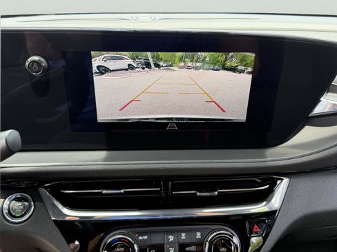 Used 2025 Buick Envista Sport Touring w/ Convenience I Package FWD image 12