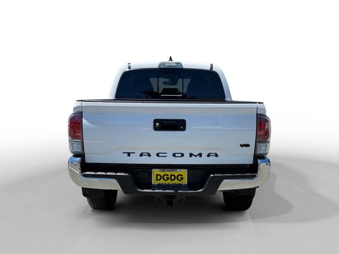 Used 2023 Toyota Tacoma TRD Off-Road w/ Black Out Package (TMS) AWD/4WD image 4