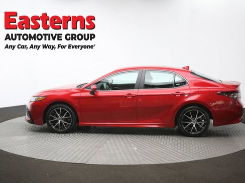 Used 2024 Toyota Camry SE image 60