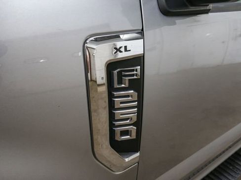 Used 2021 Ford F250 XL w/ Power Equipment Group AWD/4WD image 7