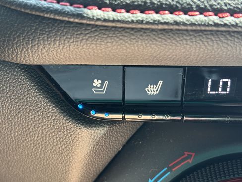 Used 2019 Chevrolet Blazer RS AWD/4WD image 29