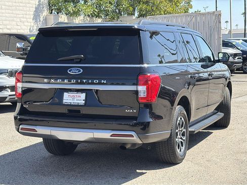 Used 2024 Ford Expedition Max XLT RWD image 5