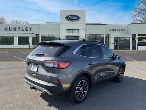 Used 2022 Ford Escape Titanium w/ Titanium Premium Package image 5