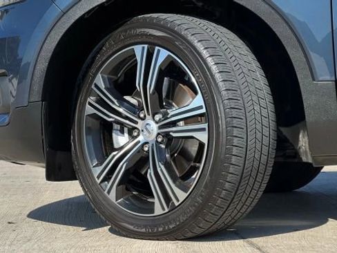 Used 2019 Volvo XC40 T5 Inscription image 51