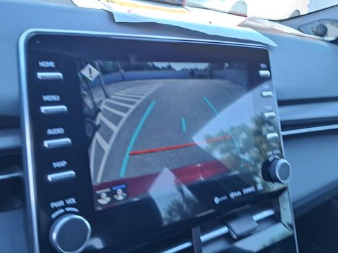 Used 2019 Toyota Avalon Touring FWD image 12
