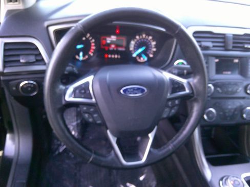 Used 2017 Ford Fusion SE w/ Equipment Group 201A FWD image 10