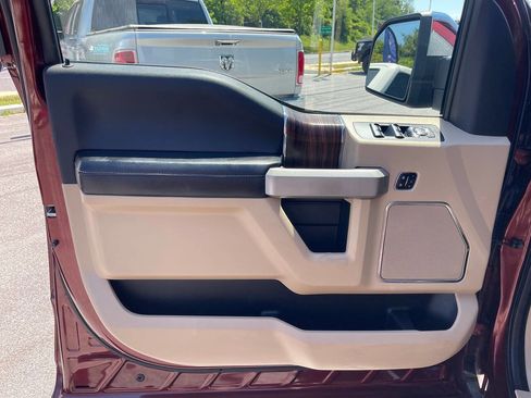 Used 2015 Ford F150 Lariat w/ Equipment Group 502A Luxury AWD/4WD image 25