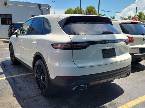 Used 2021 Porsche Cayenne AWD/4WD image 6