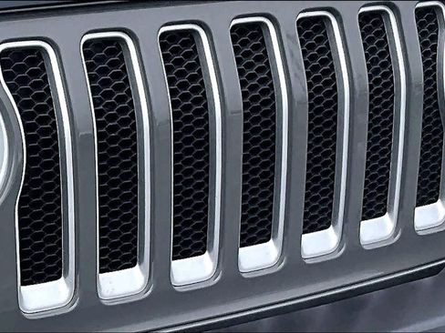 Used 2023 Jeep Wrangler Sahara image 37