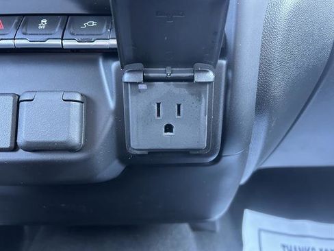 Certified 2022 Chevrolet Silverado 2500 Custom w/ Gooseneck/5TH Wheel Package image 22