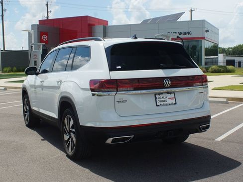 Used 2024 Volkswagen Atlas SE AWD/4WD image 17