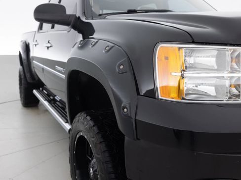 Used 2013 GMC Sierra 2500 Denali w/ Suspension Package, Off-Road image 11