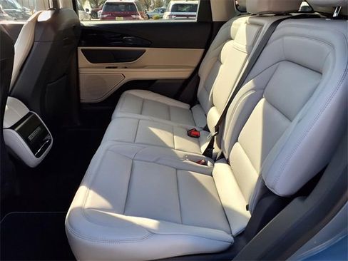 New 2026 Lincoln Nautilus Premier image 9