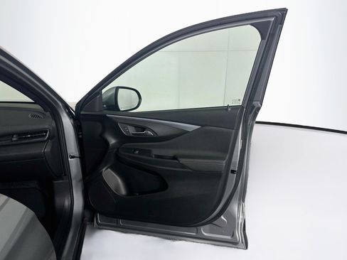 Used 2025 Buick Envista Preferred FWD image 29