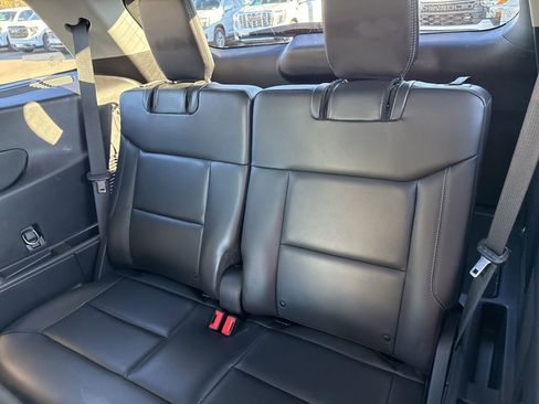 Used 2022 Ford Explorer XLT w/ Equipment Group 202A image 13