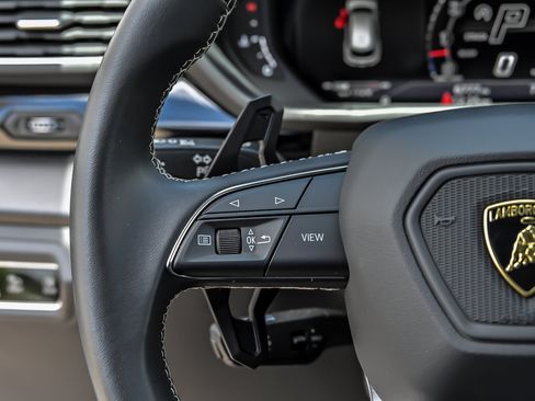 Used 2023 Lamborghini Urus S AWD/4WD image 31