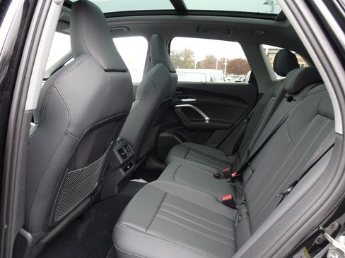Certified 2025 Audi Q5 Premium Plus w/ Premium Plus AWD/4WD image 6