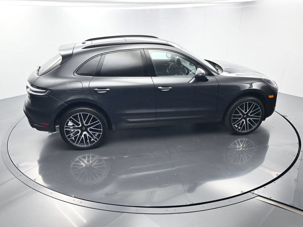Certified 2026 Porsche Macan AWD/4WD image 41