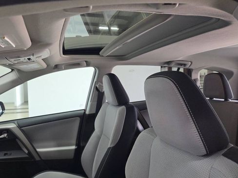 Used 2018 Toyota RAV4 XLE FWD image 9