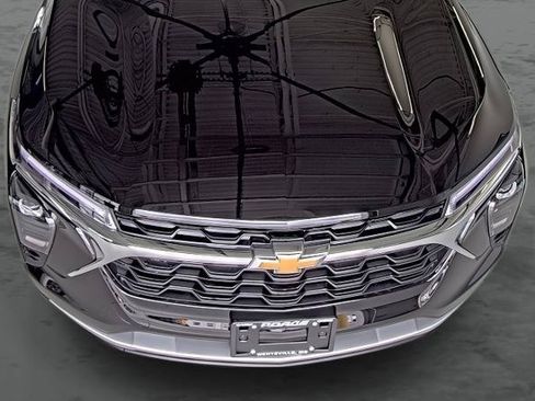 New 2026 Chevrolet Trax LT w/ Driver Confidence Package FWD image 18