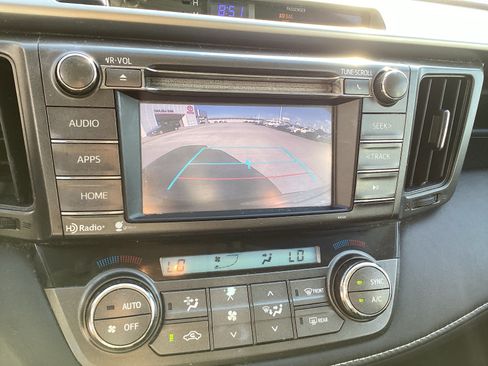 Used 2015 Toyota RAV4 XLE FWD image 19