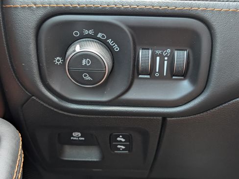 Used 2019 RAM 1500 Limited AWD/4WD image 24