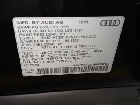 Used 2024 Audi Q8 e-tron Premium Plus w/ Premium Plus Package AWD/4WD image 26