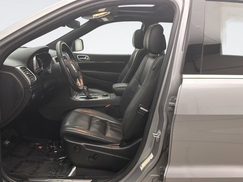 Used 2018 Jeep Grand Cherokee Limited AWD/4WD image 11