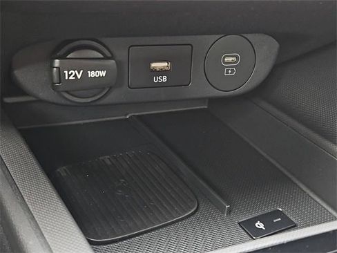 New 2025 Hyundai Elantra SEL image 17
