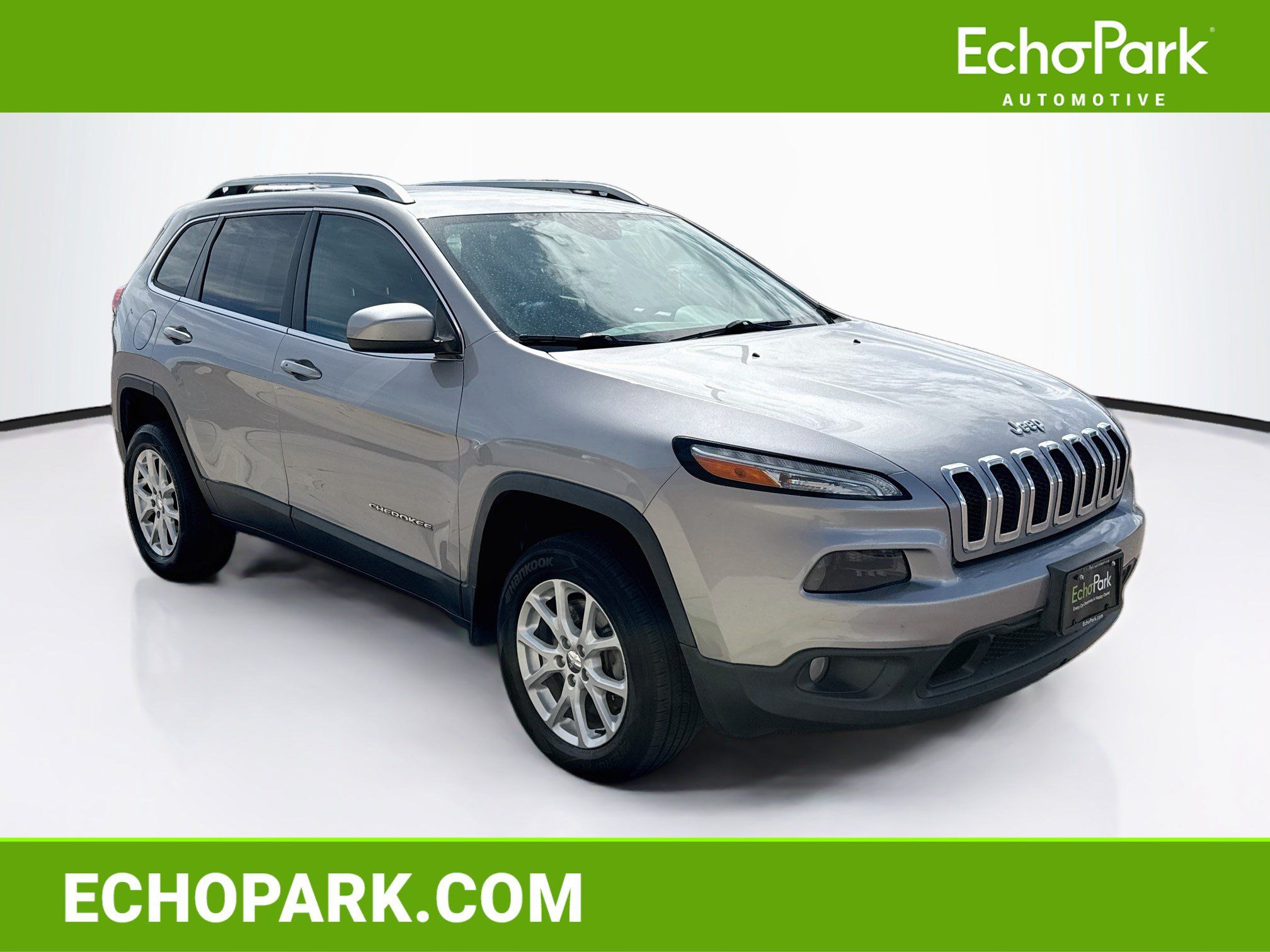 Used 2017 Jeep Cherokee Latitude w/ Comfort/Convenience Group AWD/4WD image 1