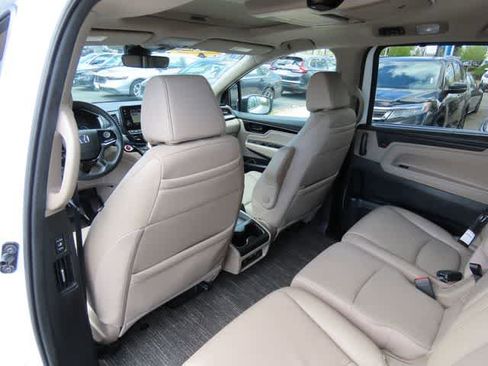 Certified 2023 Honda Odyssey Touring image 16