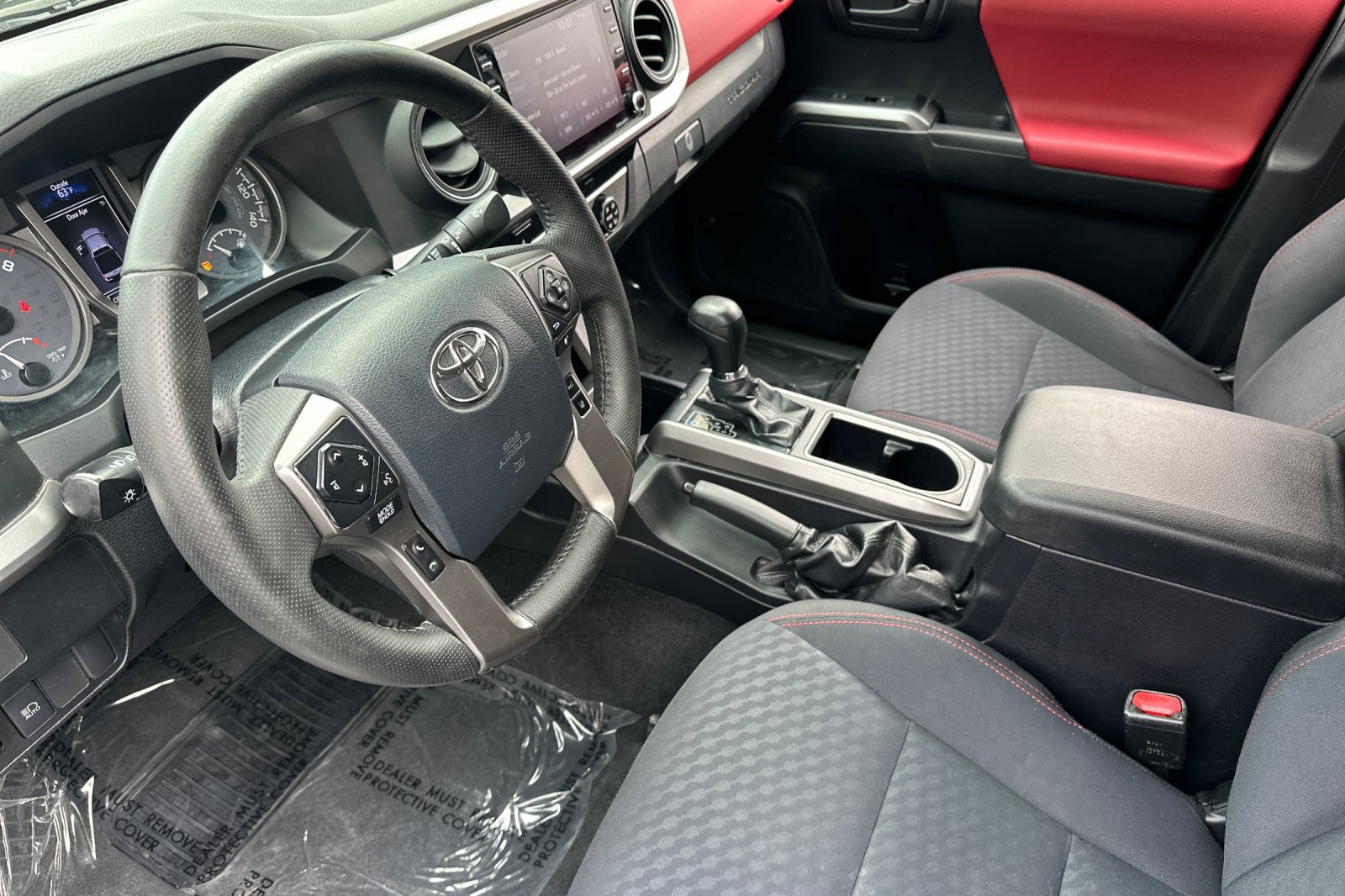 Used 2020 Toyota Tacoma SR5 RWD image 4