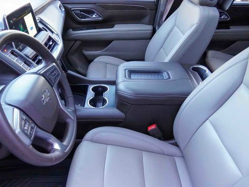 Used 2024 Chevrolet Tahoe Z71 w/ Luxury Package image 11