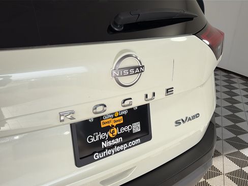 Used 2023 Nissan Rogue SV AWD/4WD image 15