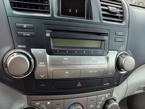 Used 2010 Toyota Highlander 4WD image 20