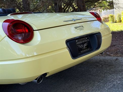 Used 2002 Ford Thunderbird image 33